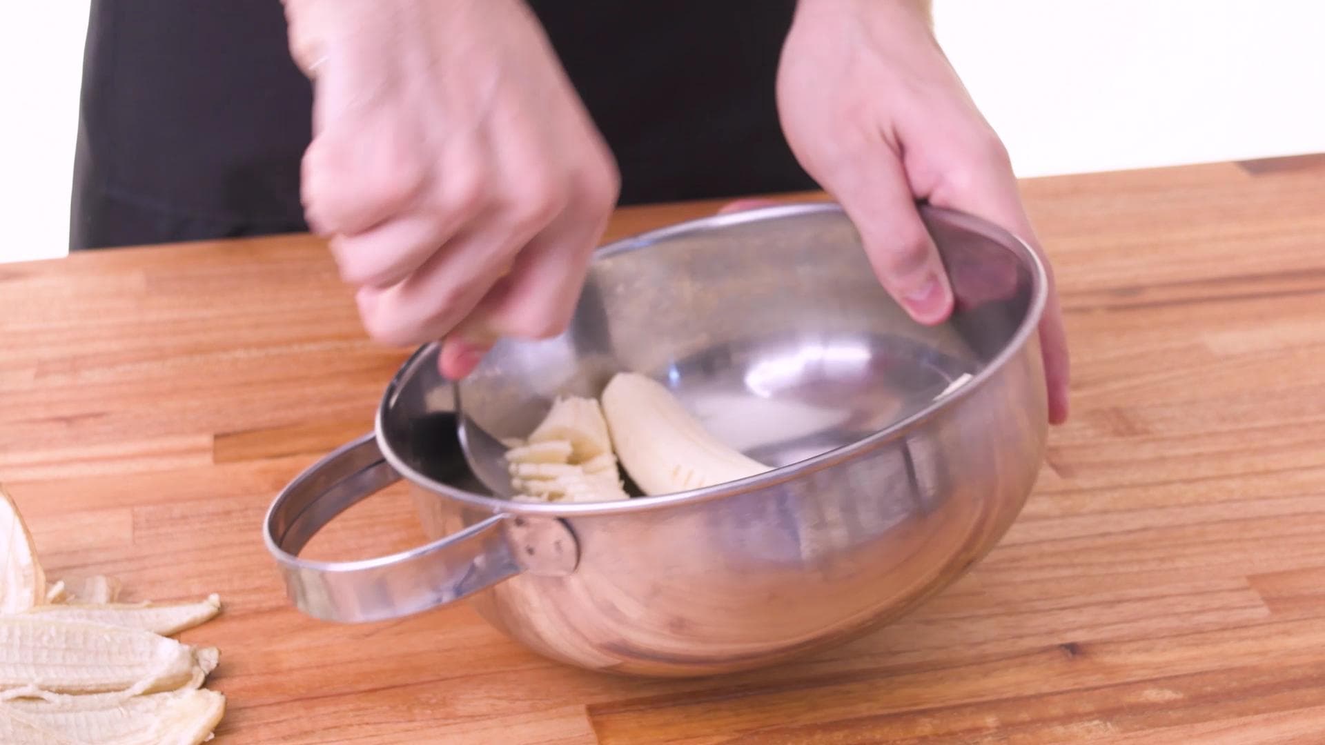 Banana and Chocolate Loaf Cake — step 1