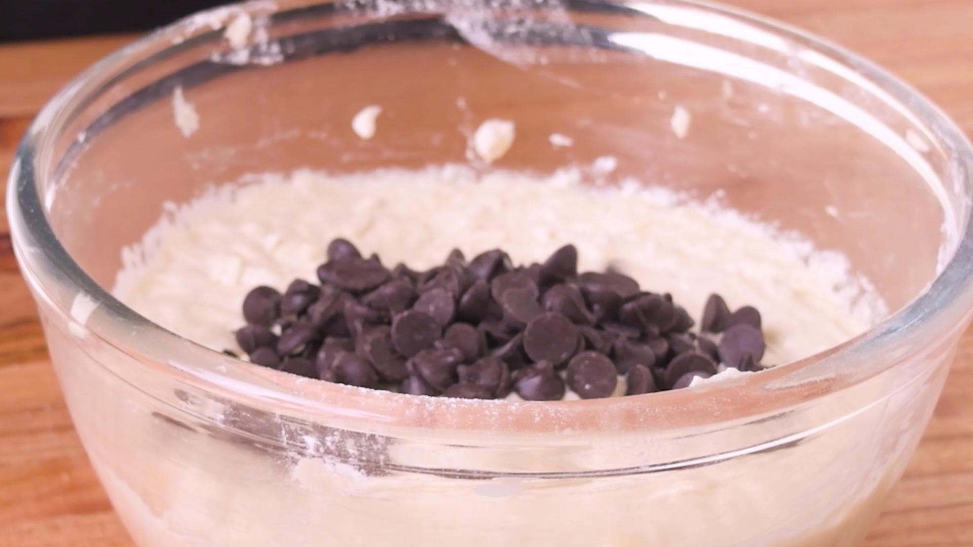 Banana and Chocolate Loaf Cake — step 3