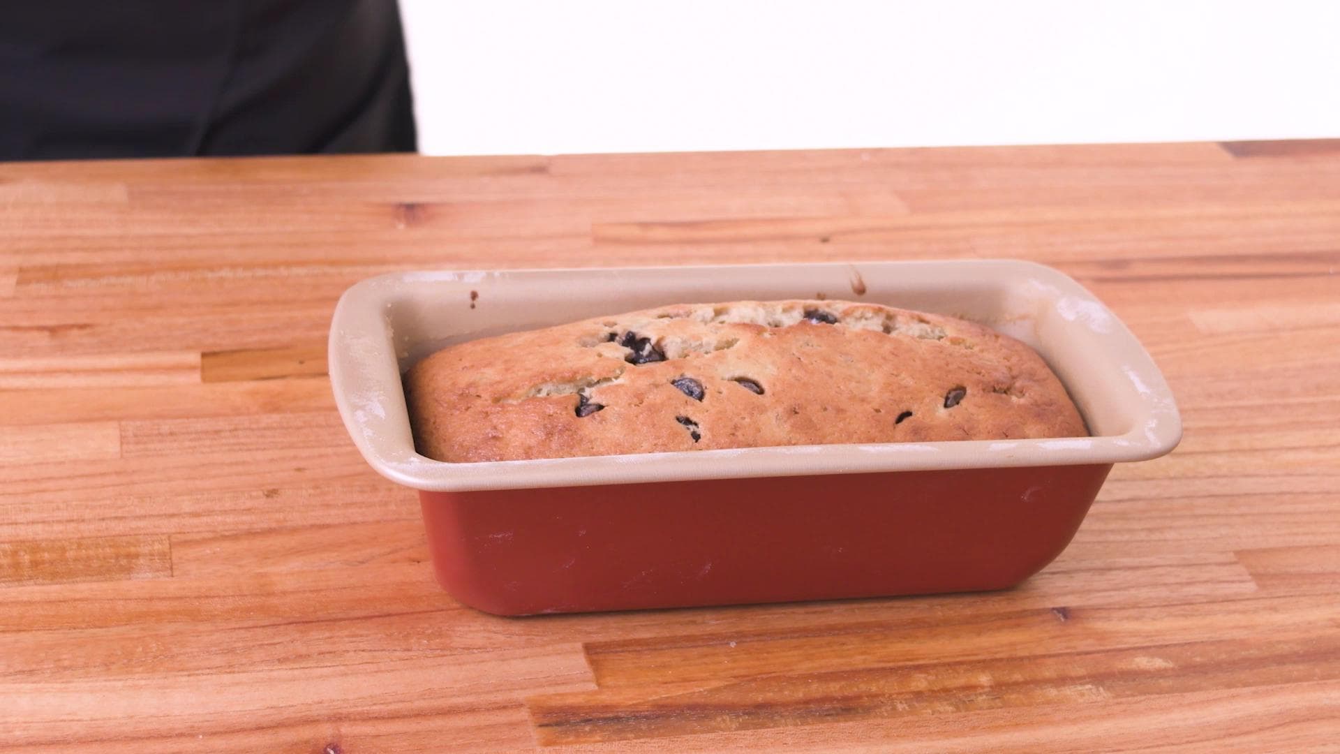 Banana and Chocolate Loaf Cake — step 5